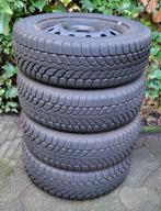 Bridgestone winterbanden op stalen velgen (Toyota Yaris), Ophalen, Gebruikt, 15 inch, Banden en Velgen