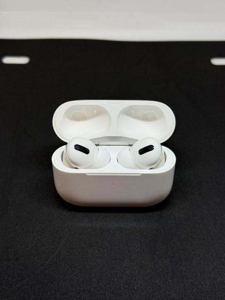 Apple AirPods Pro met Wireless Charging Case, Telecommunicatie, Mobiele telefoons | Oordopjes, Zo goed als nieuw, In gehoorgang (in-ear)
