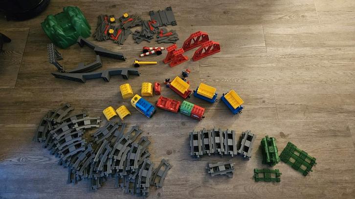 Duplo treinbaan veel onderdelen!, Kinderen en Baby's, Speelgoed | Duplo en Lego, Gebruikt, Duplo, Complete set, Ophalen