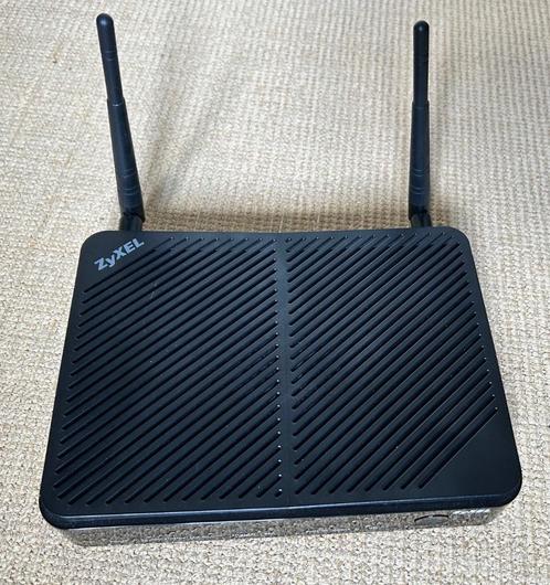 zyxel sbg3300 modem router, Computers en Software, Routers en Modems, Zo goed als nieuw, Router met modem, Verzenden