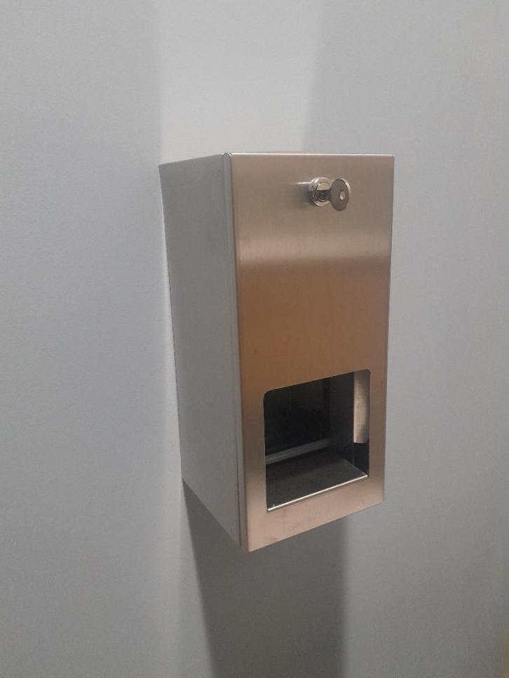 RVS Toiletrolhouder KWC RODX672 - 15 stuks beschikbaar, Huis en Inrichting, Badkamer | Badtextiel en Accessoires, Zo goed als nieuw