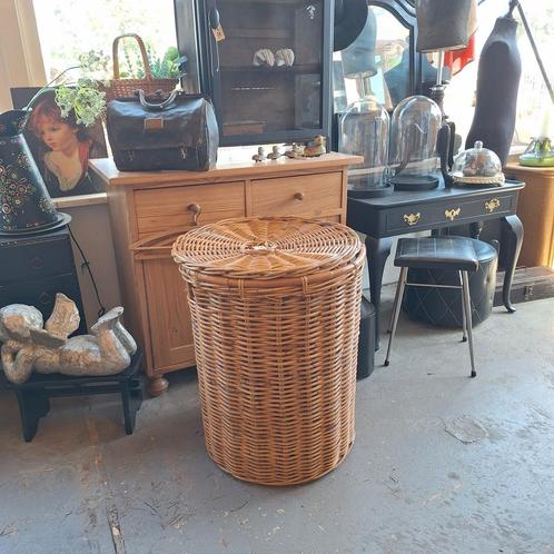 Enorme vintage rieten mand "wasmand", Huis en Inrichting, Woonaccessoires | Schalen en Manden, Zo goed als nieuw, Rond, Riet, Ophalen