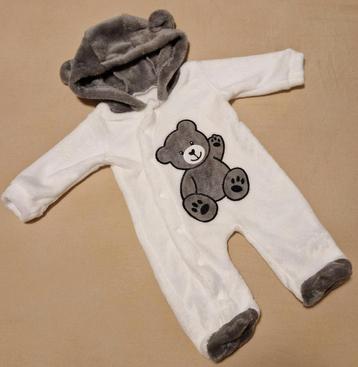 Baby pakje maat 56 – warm met capuchon
 beschikbaar voor biedingen