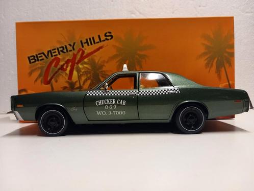 Plymouth Fury Checker BEVERLY HILLS  GREENLIGHT 1:18 KRD, Hobby en Vrije tijd, Modelauto's | 1:18, Zo goed als nieuw, Auto, Overige merken