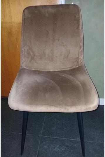 2 stoelen Moeten weg  beschikbaar voor biedingen