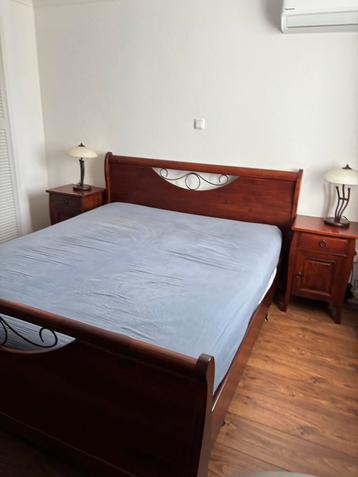 Tweepersoons kersen houten bed 160x200 beschikbaar voor biedingen