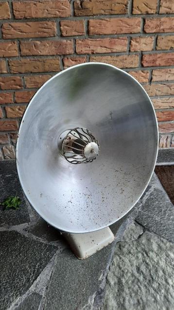 Te koop: antieke straalkachel uit de jaren 60 BK. beschikbaar voor biedingen