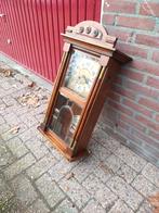 PENDULE  Hangmuurklok Compleet  -  60  jaar oug, Antiek en Kunst, Ophalen of Verzenden