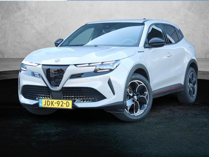 Alfa Romeo Junior Elettrica Speciale 54 kWh Elektrische vers, Auto's, Alfa Romeo, Bedrijf, Te koop, Junior, ABS, Airbags, Airconditioning