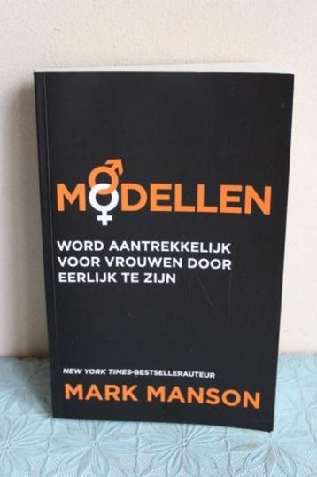 Modellen Word aantrekkelijk voor vrouwen door eerlijk te zij beschikbaar voor biedingen