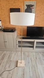 IKEA Stockholm 2025 Staande Lamp - Zo Goed Als Nieuw, Huis en Inrichting, Lampen | Vloerlampen, Ophalen, Zo goed als nieuw, Metaal