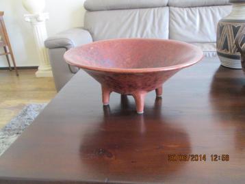 Mooie aardewerkschaal op 4 poten (Afrikaans) Hoog 17 cm  beschikbaar voor biedingen