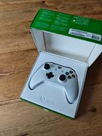 Xbox controller One/ series S en X White, Spelcomputers en Games, Spelcomputers | Xbox | Accessoires, Ophalen of Verzenden, Zo goed als nieuw