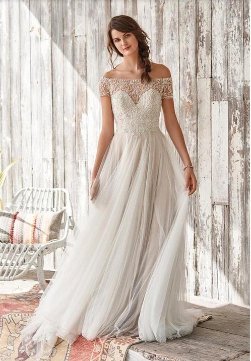 Prachtige Lillian West trouwjurk kraaltjes mouwen maat 38 40, Kleding | Dames, Trouwkleding en Trouwaccessoires, Zo goed als nieuw