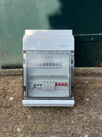 Complete nieuwe Hensel groepenkast IP65 met componenten beschikbaar voor biedingen