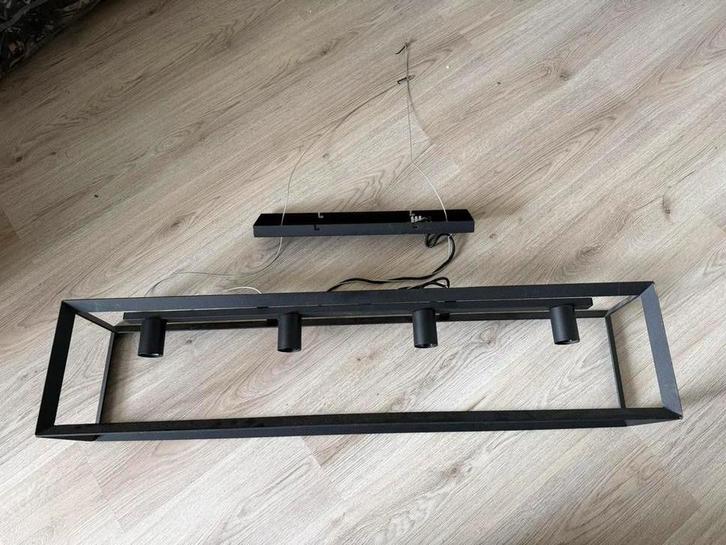 Industriële hanglamp zwart met 4 fittingen, Huis en Inrichting, Lampen | Hanglampen, Zo goed als nieuw, Minder dan 50 cm, Metaal