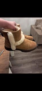 Originele Ugg Mini Sundance Maat 40, Kleding | Dames, Schoenen, Bruin, Lage of Enkellaarzen, Ophalen of Verzenden, Zo goed als nieuw