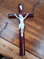 Crucifix/houten kruis met Jezus/jezus houten kruis, Antiek en Kunst, Antiek | Religie, Ophalen