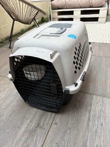 Dog travelkennel beschikbaar voor biedingen