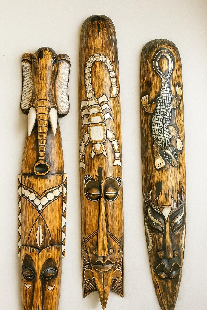 Drie grote maskers van tropisch hout, Antiek en Kunst, Kunst | Beelden en Houtsnijwerken, Ophalen of Verzenden