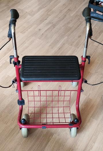 Rollator Bordeauxrood beschikbaar voor biedingen