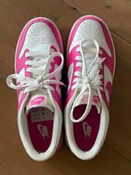 Nike Dunk Low Fel Roze - Zo goed als nieuw!, Ophalen, Zo goed als nieuw, Roze, Sneakers of Gympen