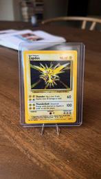 Zapdos #16/102 | Base Set | Pokemon, Hobby en Vrije tijd, Verzamelkaartspellen | Pokémon, Ophalen of Verzenden, Zo goed als nieuw