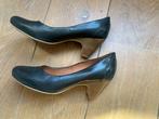 Zwarte pumps Manfield helemaal van leer maat 37,5, Pumps, Zwart, Ophalen of Verzenden, Gedragen