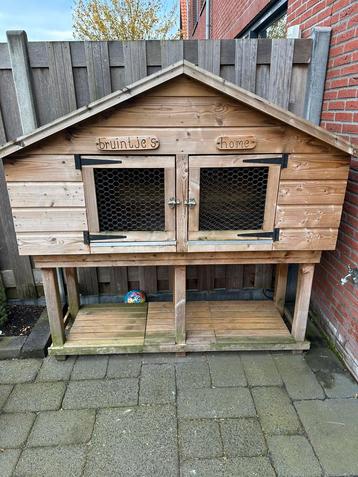 Luxe konijnenhok beschikbaar voor biedingen