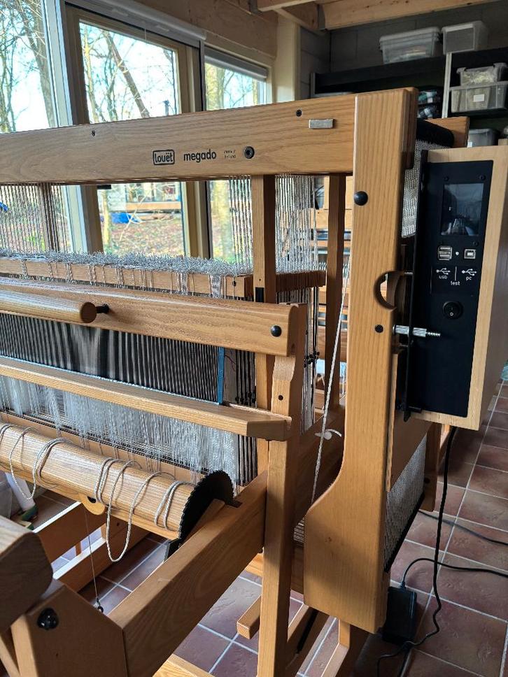 Weefgetouw Louet Megado 32 schachten, 70 cm, met Dobby 2.0, Hobby en Vrije tijd, Overige Hobby en Vrije tijd, Zo goed als nieuw