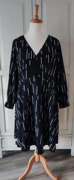 Zwart-witte jurk maat 2XL / 44 Shein Curve, Kleding | Dames, Zwart, Maat 42/44 (L), Ophalen of Verzenden, Zo goed als nieuw