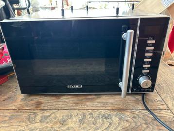 combimagnetron Severin 7877 met grill en oven functie beschikbaar voor biedingen