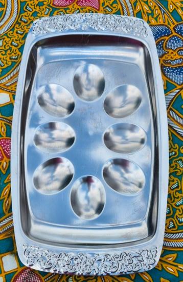 Serveerschaal voor gevulde eieren / hors d'oeuvres beschikbaar voor biedingen