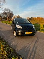 Peugeot 107 Black & Silver 5D 2012 Zwart Airco, elek. Pakket, Voorwielaandrijving, USB, Zwart, 4 stoelen