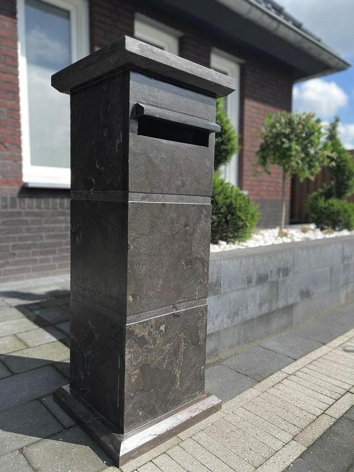 Natuursteen brievenbus geïmpregneerd - NIEUW - model 002, Tuin en Terras, Brievenbussen, Nieuw, Staande brievenbus, Rvs, Ophalen of Verzenden