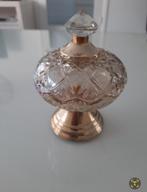 Vintage glazen parfumfles met kristallen dop, Huis en Inrichting, Woonaccessoires | Vazen, Overige kleuren, Ophalen of Verzenden