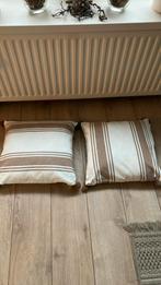 2 roomwit/beige nieuwe komplete kussentjes, Ophalen of Verzenden, Zo goed als nieuw, Beige, Vierkant