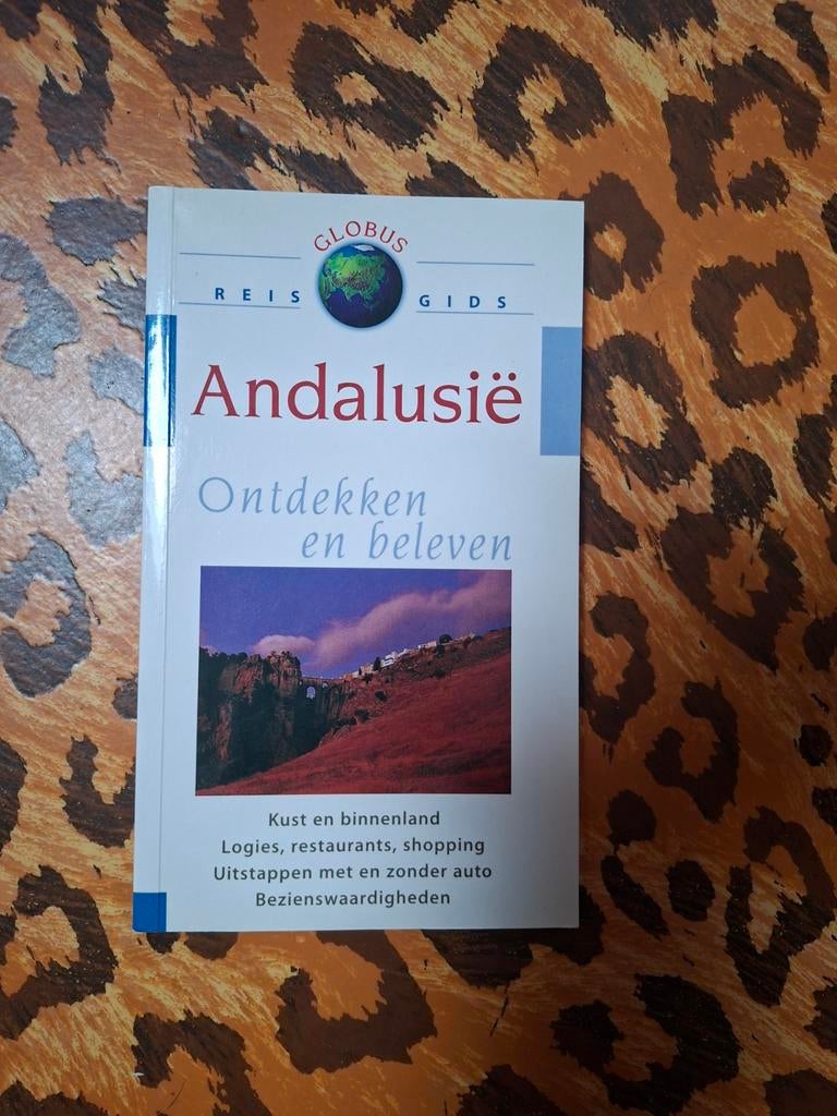 Andalusië Reisgids - Globus, Budget, Europa, Ophalen of Verzenden, Reisgids of -boek