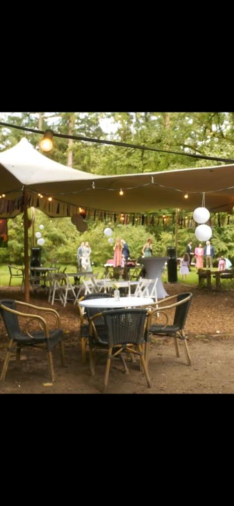 Witte terrastafel hoezen (12 stuks), Tuin en Terras, Tuintafels, Zo goed als nieuw, Rond, Overige materialen, Ophalen