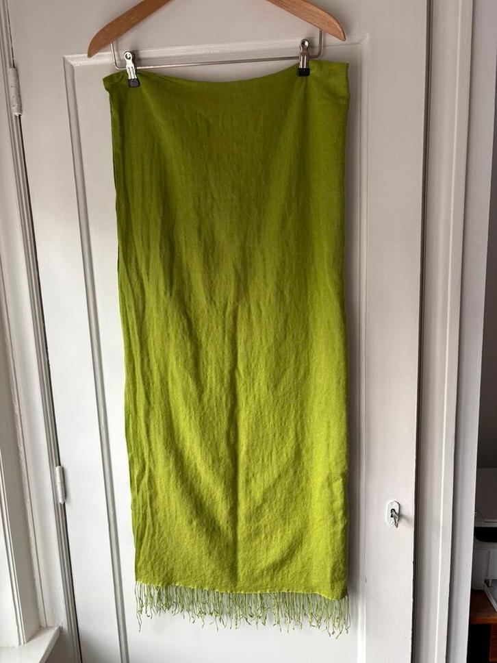 Prachtige groene pashmina zijden sjaal, Kleding | Dames, Mutsen, Sjaals en Handschoenen, Zo goed als nieuw, Sjaal, Maat 46/48 (XL) of groter