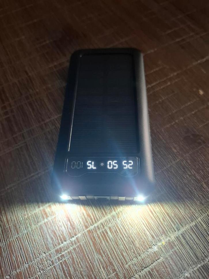 Solar Powerbank - Draagbare Oplader, Telecommunicatie, Powerbanks, Nieuw, Ophalen of Verzenden