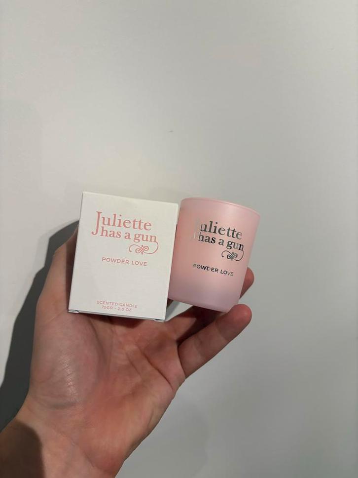 Juliette Has A Gun Geurkaars 75GR 7 Verschillende, Huis en Inrichting, Woonaccessoires | Kandelaars en Kaarsen, Nieuw, Kaars, Minder dan 25 cm