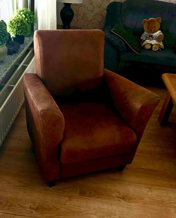 Fauteuil in klassieke stijl – in goede staat beschikbaar voor biedingen