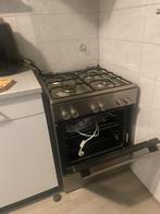 Gasfornuis en oven zilverkleur. 1 jaar oud, Zo goed als nieuw, Gas, 4 kookzones, Ophalen of Verzenden