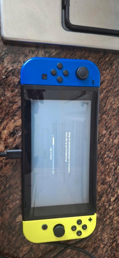 Nintendo Switch, Spelcomputers en Games, Spelcomputers | Nintendo Switch, Gebruikt, Switch Original, Met 2 controllers, Ophalen