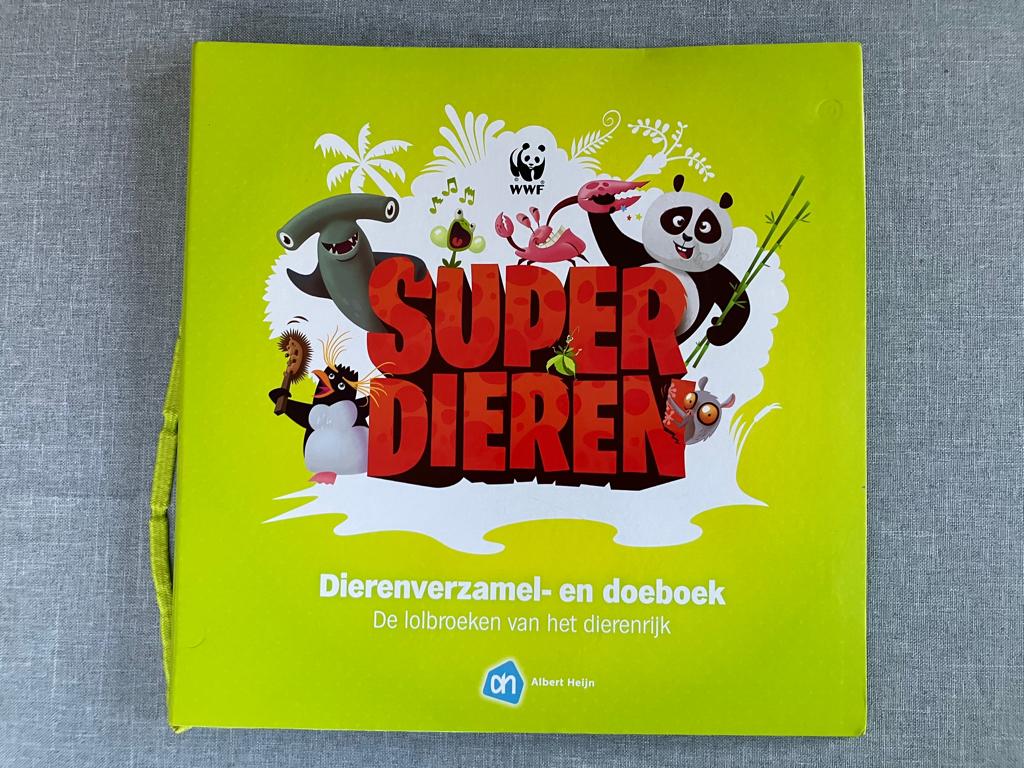 AH Superdieren Verzamel en Doe Boek 2012 en plaatjes , Verzamelen, Supermarktacties, Albert Heijn, Ophalen of Verzenden