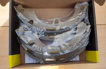 Remschoenen Toyota Corolla Starlet carina etc beschikbaar voor biedingen