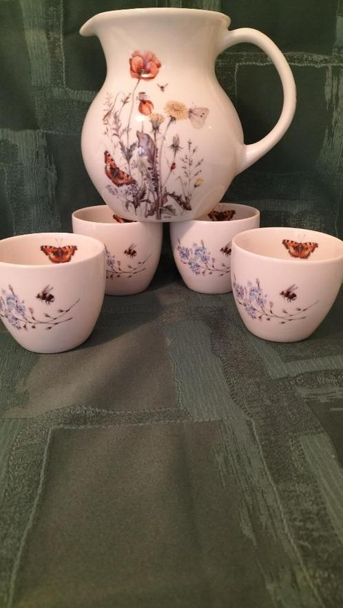 Jet Water / Melkkan en 4 mokjes Flower of the Fields - Nieuw, Huis en Inrichting, Keuken | Servies, Nieuw, Overige typen, Overige stijlen