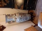 prachtige Vaas oud.160 hoog.met tafeltje waar hij opstaat, Antiek en Kunst, Ophalen of Verzenden