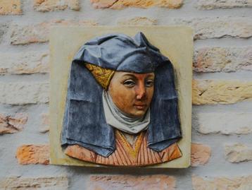 Plaquette met een Middeleeuwse dame edelvrouw beschikbaar voor biedingen